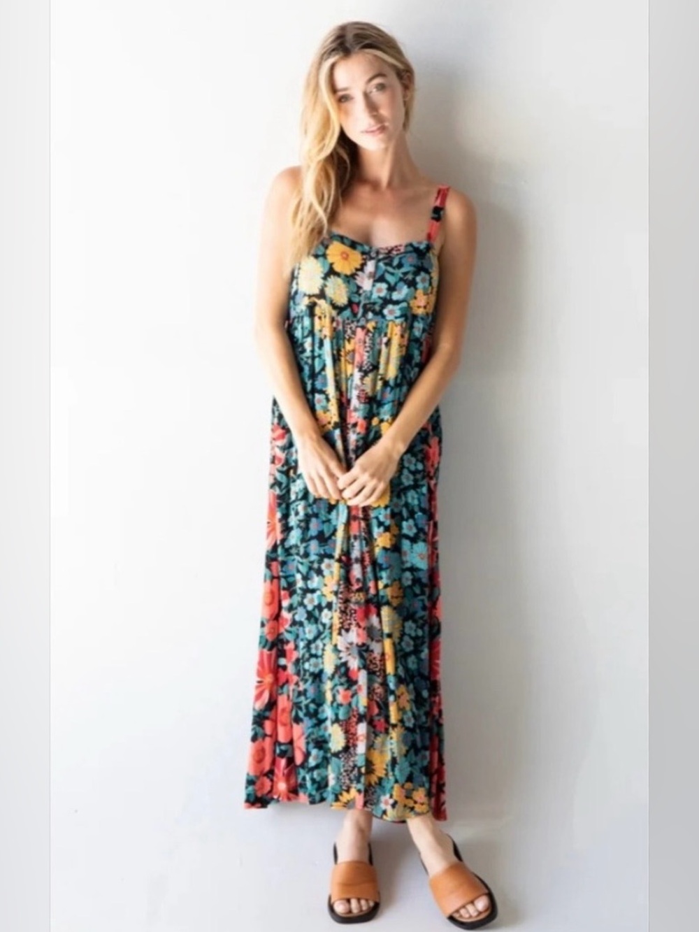 Natural Life Vibrant Floral Print Sleeveless Maxi Dress 🌼